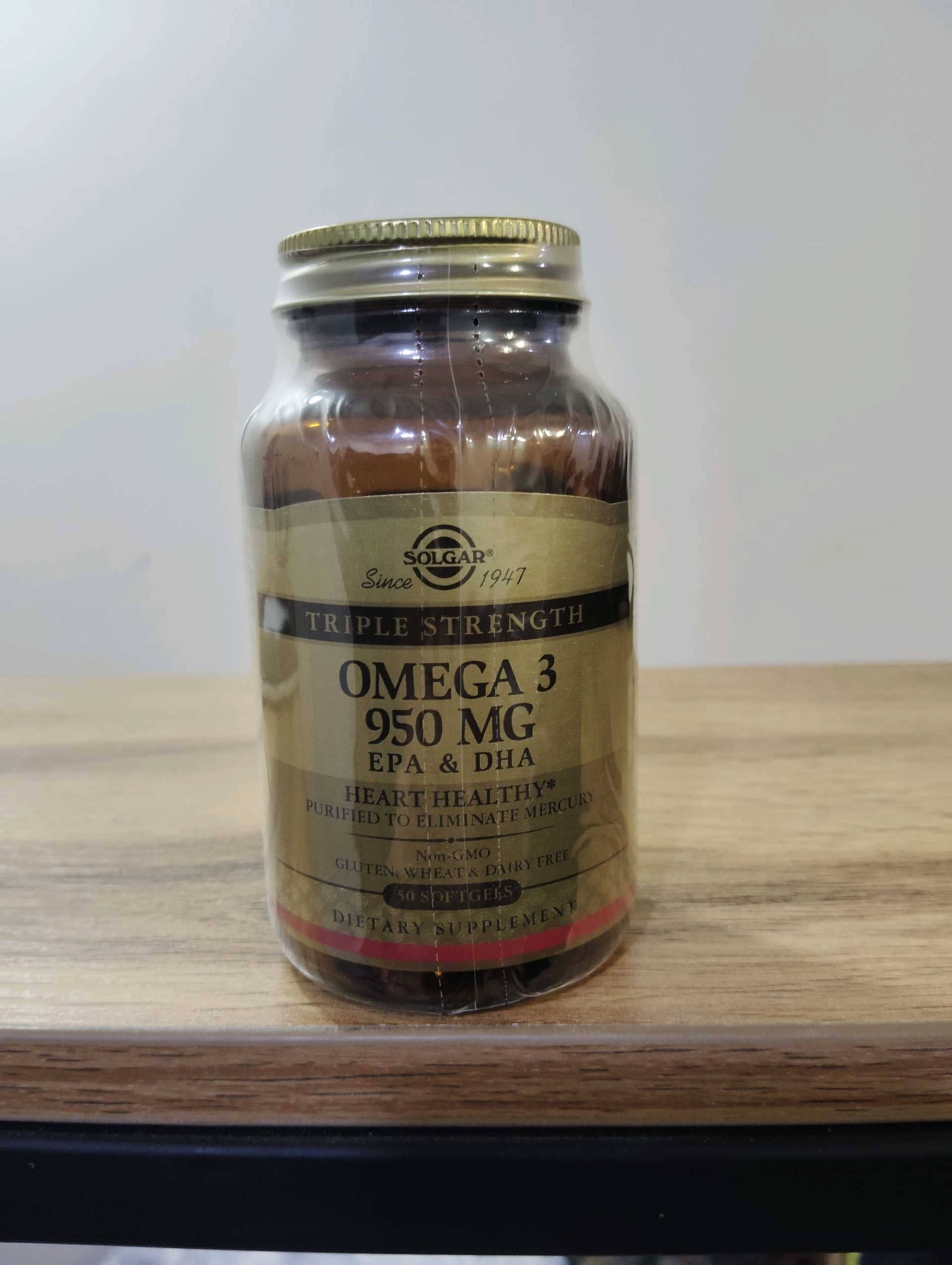Solgar Triple Strength Omega-3 Fish Oil EPA & DHA 950 mg 50 Softgels 1